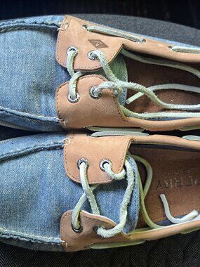 Sperry Men's Authentic Original 2-Eye boat shoes featuring a distinct chambray